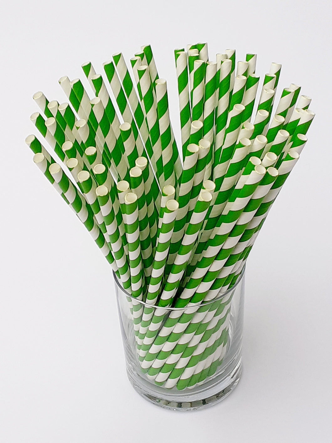 Green stripe paper straws made in UK. Our biodegradable eco friendly paper straws are recyclable with a low carbon footprint. Say no to plastic – our planet matters.