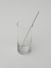 Load image into Gallery viewer, White paper straws made in Great Britain. Our biodegradable eco friendly paper straws are recyclable with a low carbon footprint. Say no to plastic – our planet matters.